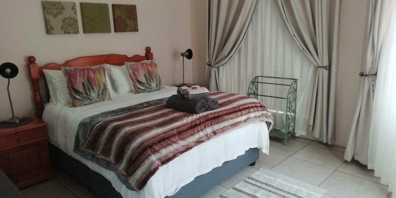 Oudtshoorn Guest House Екстер'єр фото